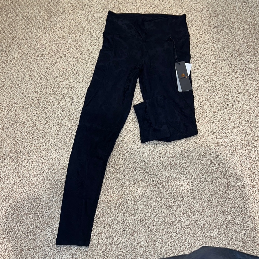 NWT Mono Leggins